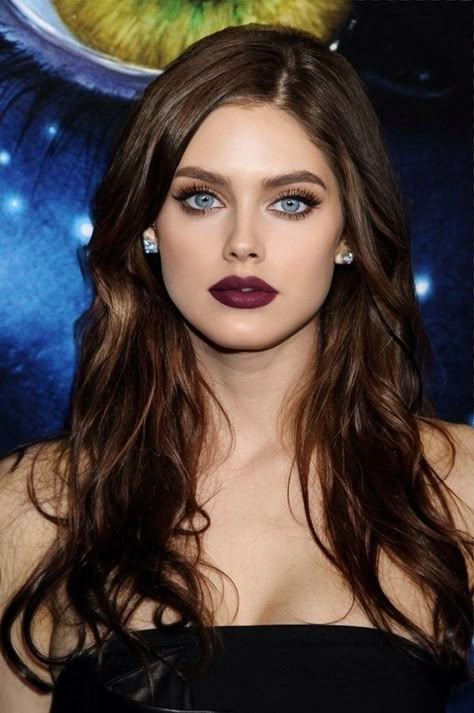 Wedding Makeup Dark Lip, Vampy Wedding Makeup, Pale Skin Fashion, Gothic Glam Makeup, Cool Toned Eye Makeup, Wedding Running, Dark Hair Pale Skin, Dark Lip Makeup, Hair Pale Skin