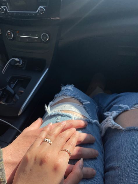 Situationship Photos, Private Couples Photo Ideas Car, Soft Launch Ideas Aesthetic, Soft Launch Boyfriend Pictures Car, Car Pics With Boyfriend, Soft Launch Girlfriend Pictures, Soft Launch Boyfriend Aesthetic, Soft Lunch Boyfriend, Bf Soft Launch