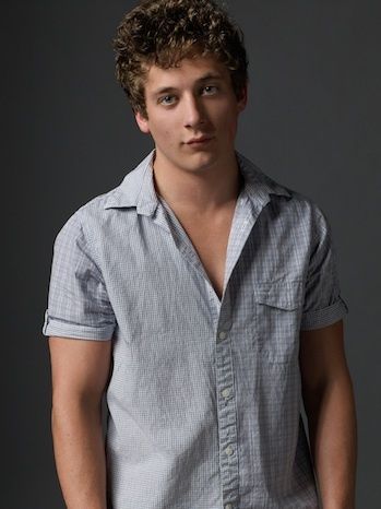 Jeremy Allen White- "Lip" from Showtimes 'Shameless'....my style icon. Shameless Season 2, Shameless Season, Lip Gallagher, White Lips, Allen White, Jeremy Allen White, Love Lips, Six Feet Under, Man Crush