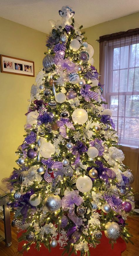 Purple And Cream Christmas Tree, Christmas Tree Purple And Silver, Christmas Tree With Purple Decorations, Purple Decorated Christmas Tree, Purple And Lavender Christmas Tree, Purple Ornaments Christmas Tree, Purple Christmas Decorations Ideas, Purple And Silver Christmas Tree Ideas, Christmas Tree Ideas Purple