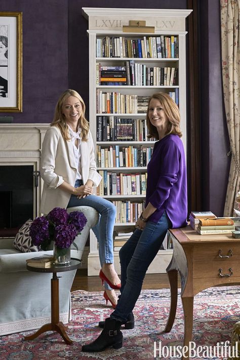 katie lydon and gretchen rubin Gretchen Rubin, English Interior, English Country Decor, Manhattan Apartment, Celebrity Homes, Library Decor, Home Libraries, House Beautiful, Bookshelf Decor