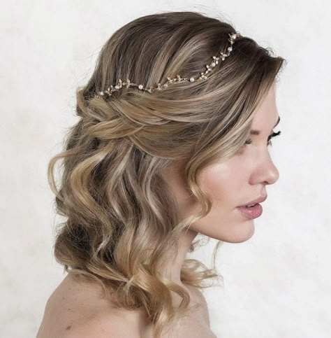 Simple Wedding Hairstyles, Bridesmaid Hairstyles, Penteado Cabelo Curto, Wedding Updo, Bridal Headpiece, Trending Hairstyles, Box Braids Hairstyles, Homecoming Hairstyles, Bridal Headpieces