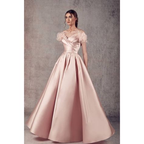 Epic Dresses, Royal Gowns, Salmon Dress, Ramp Walk, Lace Mermaid Dress, Exquisite Gowns, فستان سهرة, Formal Evening Dresses, Cream Dress