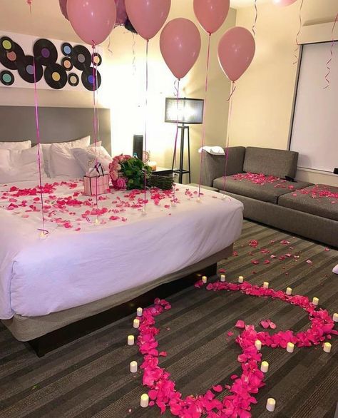 Romantic Dinner Tables, Romantic Hotel Rooms, Romantic Room Surprise, Romantic Room Decoration, Romantic Date Night Ideas, Romantic Bedroom Decor, Luxury Birthday, Romantic Surprise, Romantic Room