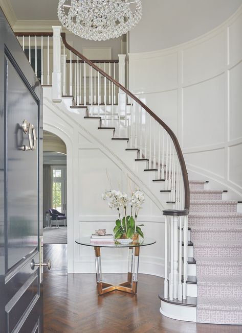 Jane Beiles-Photography Morgan Harrison Design entry with curved staircase Entryway Stairs, Foyer Staircase, Harrison Design, Entry Stairs, Staircase Remodel, Staircase Wall, Staircase Makeover, Staircase Decor, Entrance Foyer