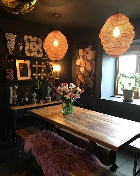 Deco Boheme, Bad Design, Dark Interiors, Dining Room Inspiration, Good Design, Eclectic Home, My New Room, Rustic Dining Table, Room Table