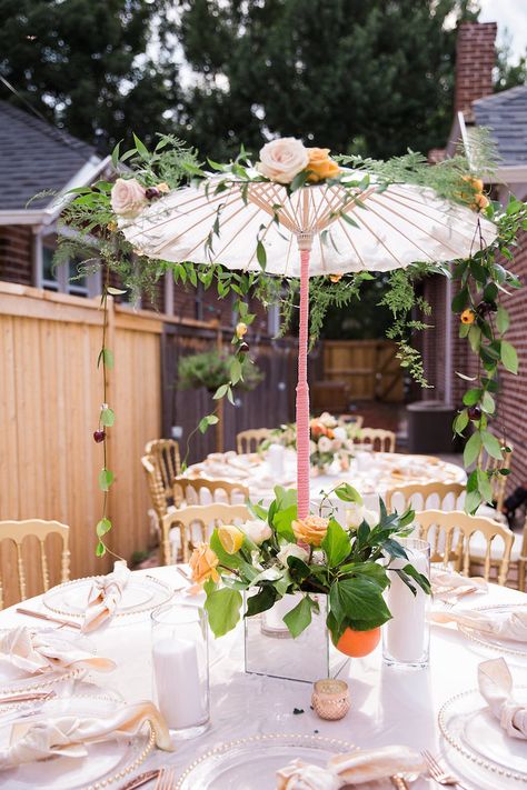 Bridal Shower Umbrella, Umbrella Centerpiece, Garden Party Cakes, Office Baby Showers, Umbrella Decorations, Garden Bridal Showers, Bridal Shower Tables, Garden Umbrella, Bridal Shower Diy