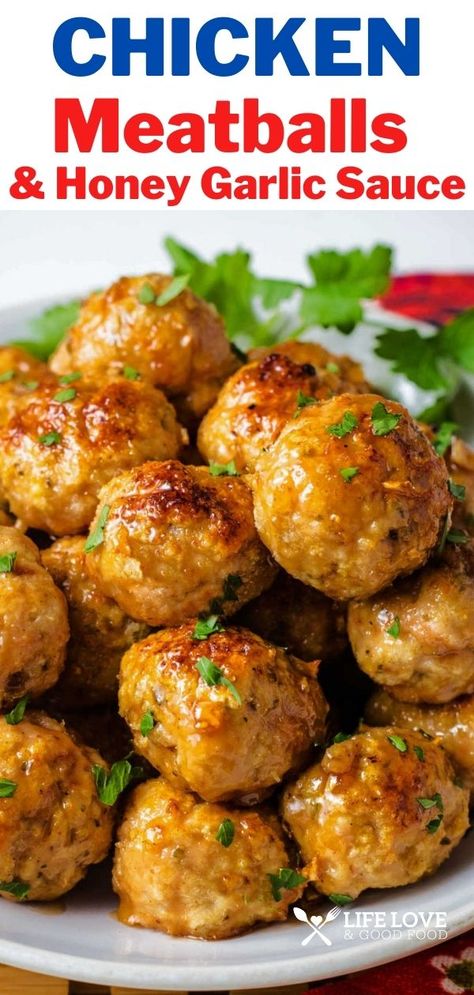 Easy Thanksgiving Appetizers, Thanksgiving Main Dishes, Garlic Sauce For Chicken, Meatball Appetizer, Pan Dinner Recipes, Meatball Appetizer Recipe, Dipping Sauces For Chicken, Chicken Meatball Recipes, Appetizer Meatballs