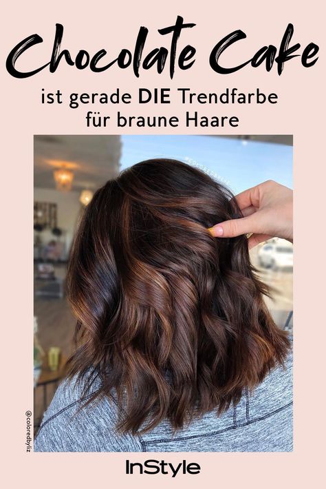 Du hast braune Haare und möchtest den hottesten Frisuren-Trend kennen lernen? Wir zeigen dir, wie schön Chocolat Cake deine Haare glänzen lässt. #instyle #instylegermany #haarfarbe #braunehaare #haare #frisur #frisurentrend #trendfrisur #haarfarbentrend #beauty #trend Long Bob Braun, Chocolat Cake, Brown Hair Shades, Toddler Hair Bows, Yellow Hair, Dark Brown Hair, Toddler Hair, Bad Hair Day, Trendy Hairstyles