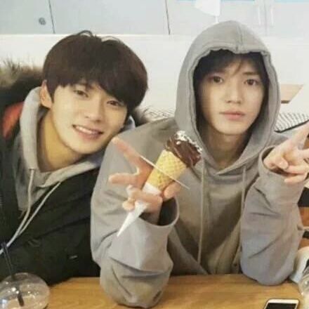 Taeyong And Jaehyun, Nct Ships, Fotografi Vintage, Nct Dream Jaemin, Jung Jaehyun, Nct Taeyong, Lee Taeyong, Jaehyun Nct, Night Aesthetic