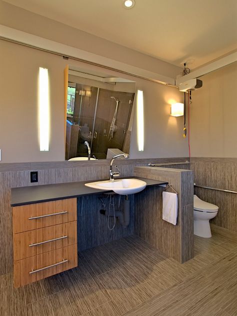 Lavamanos sin pedestal, ideales para las sillas de ruedas :) Accessible House, Accessible Bathroom Design, Accessible Kitchen, Ada Bathroom, Top Bathroom Design, Accessible Bathroom, Wheelchair Accessible, Grab Bars, Bathroom Layout