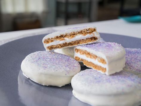 Moon Pies Recipe, Trisha's Southern Kitchen, Trisha Yearwood Recipes, Moon Pie, Moon Pies, White Chocolate Candy, Trisha Yearwood, Marshmallow Creme, How To Make Sandwich