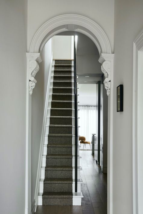 Small Victorian Terrace Interior, Victorian Hallway Ideas, Victorian Terrace Hallway, Edwardian Hallway, Runners Hallway, Hallway Renovation, Victorian Stairs, Victorian Staircase, Victorian House Renovation