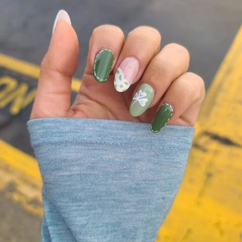 Neutral St Patricks Day Nails, Green St Patricks Day Nails, St Paddy’s Day Nails, Subtle St Patricks Day Nails, St Patricks Nails, St Pattys Day Nails, Saint Patrick’s Day Nails, St Patricks Day Nails Simple, St Patricks Day Nails Design