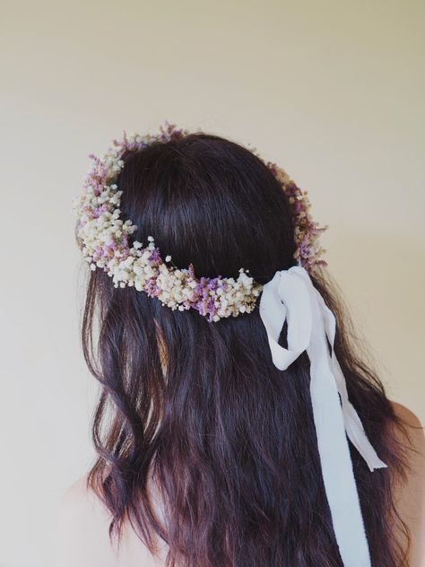 Purple White Wedding, Tangled Flower, Dried Flower Crown, Sea Lavender, Flower Crown Bridesmaid, Flower Crown Bride, Light Purple Flowers, Flower Crown Hairstyle, Dried Lavender Flowers