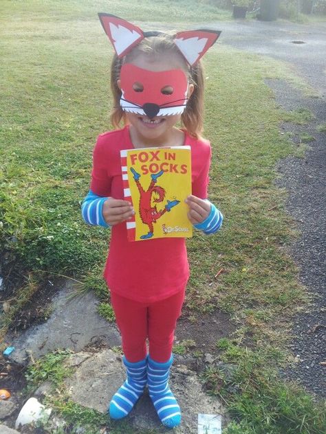 Fox In Socks Costume, Literary Costumes, Dr Seuss Costumes, Diy Costumes Kids Boys, Book Characters Dress Up, Fox In Socks, Yoda Costume, Book Character Day, Character Dress Up