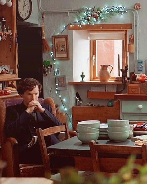 Merry Christmas to all @sherlock_addiicted 😘 Credit to @sherlockgram .  #Sherlock #sherlockholmes #johnwatson #mrshudson #marywatson… Christmas Pic, Sherlock Holmes 3, Sherlock Series, Three Piece Suits, Sherlock Holmes Benedict Cumberbatch, Watson Sherlock, Benedict Sherlock, Sherlock Holmes Bbc, Benedict Cumberbatch Sherlock