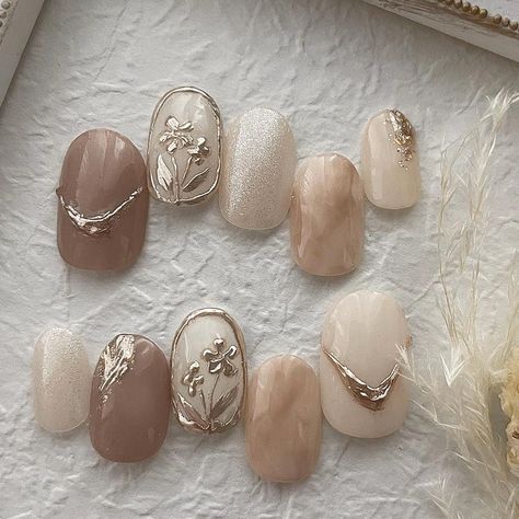 Brown Press On Nails, Cny Nails, Beige Nail Art, Nails Mirror, Fake Nails Designs, Korean Nail Art, Art Deco Nails, Makeup Nails Art, Hippie Nails