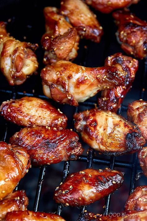 Marinade For Chicken Wings, Chicken Wings On The Grill, Wings On The Grill, Craving Tasty, Chicken Wing Marinade, Bulgogi Marinade, Marinated Chicken Wings, Chicken Wing Recipe, Korean Bulgogi