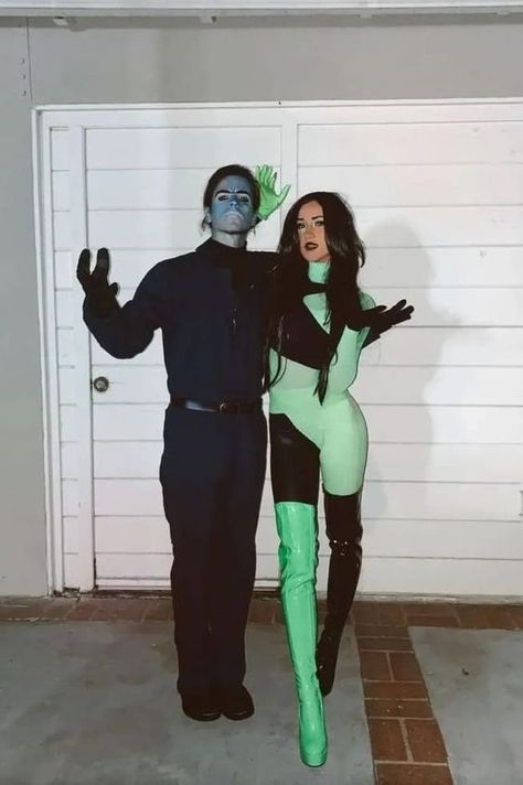 DIY Couples Halloween Outfits For You And Your BOO - RecipeMagik Shego Couple Costume, Shego And Drakken, Shego Halloween Costume, Shego Costume, Movie Couples Costumes, Kim Possible Costume, Black Dress Halloween, All Black Halloween Costume, Black Halloween Costume