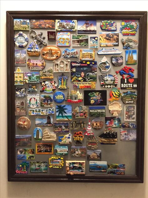 DIY Magnet Board Magnet Board Decor, Magnet Frame Display, Magnet Frame Diy, Magnetic Display Board, Magnetic Board For Travel Magnets, Post Card Display Diy, Magnet Board For Travel Magnets, Souviner Ideas Travel, Magnet Collection Display Ideas