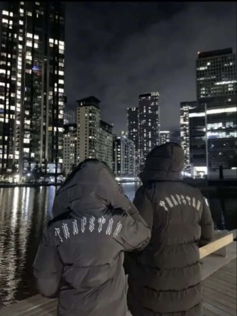 Trap Couple Aesthetic, Fall Drip Outfits Men, Couple Clothes Matching Outfits, Luv Is Rage 2, Uk Street Style, British Aesthetic, Hood Wallpapers, Grunge Couple, Gangsta Style