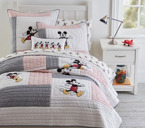 Mickey Mouse Bedroom Decor, Disney Room Ideas, Disney Quilts, Mickey Mouse Nursery, Mickey Mouse Room, Mickey Mouse Bedroom, Disney Themed Rooms, Mickey Mouse Quilt, Disney Bedroom