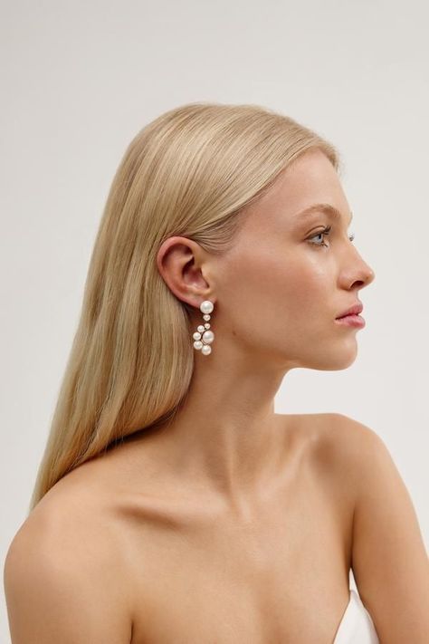 [AffiliateLink] Inspired By Naturally Occurring Abstract Forms Our Matilda Is The Statement Wedding Earring You Have Been Looking For. A Cluster Of Pearls In Varying Sizes Drops Delicately To Frame Your Face. Elegant And Sophisticated This Design Is A True Show Stopper. Details; -Hypoallergenic Surgical Steel Pin - Amlie George Pieces Are Carefully Packaged In Our Luxury Gift Box. See Real Brides Wearing This Style Here #bridalstatementearringsgold Bride Accessories Jewelry, Stud Wedding Earrings, Pearl Drop Earrings Wedding, Wedding Accessories For Bride, Rose Gold Bridal Earrings, Statement Earrings Wedding, Bridal Statement Earrings, Wedding Earring, Abstract Forms