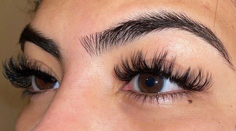 Wispy Lash extension Eyelashes Extensions Wispy, Natural Dramatic Lash Extensions, Cat Hybrid Lash Extensions, Eyelash Extensions Volume Whispy, Lash Extensions For Wide Set Eyes, Lash Extensions Round Face, Wispy Full Volume Lash Extensions, Messy Lash Extensions, Hybrid Lash Extensions Styles Wispy Cat Eye