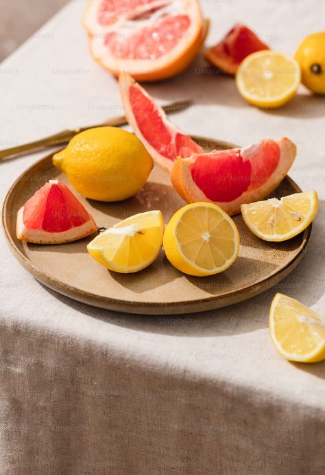 Grapefruit Photography, Grapefruit Slice, Food Characters, Fruits Photos, Fruits Images, Yellow Fruit, Mango Fruit, Still Life Fruit, Fruit Photography