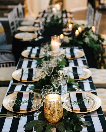 black and white wedding table setting Black And White Stripe Tablecloth, Black And White Striped Table Decor, Black White Gold Table Decorations, Fiestas Black And White, Black White And Gold Birthday Decoration, Black And White Centerpieces For Party, Black And Gold Table Decor, Black And White Tablescapes, Black And Gold Tablescape