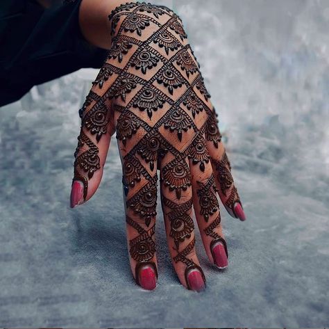 Diwali Mehndi Designs, Mehndi Designs For Diwali, Diwali Mehndi, Mehndi Design Simple, Simple Arabic Mehndi, Easy Mehndi Design, Simple Mehendi Designs, Easy Mehndi, Modern Henna Designs