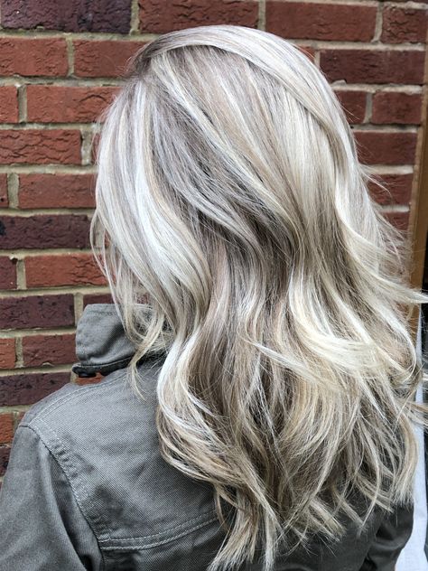 Gray Blend Blonde, Cool Toned Blonde And Brown Hair, Blond With Ash Lowlights, Silver Blonde Hair With Lowlights, Platinum Hair With Brown Highlights, Blonde With Grey Hair, Blond Hair With Dimension, White Blonde With Lowlights, Grayish Blonde Hair Highlights