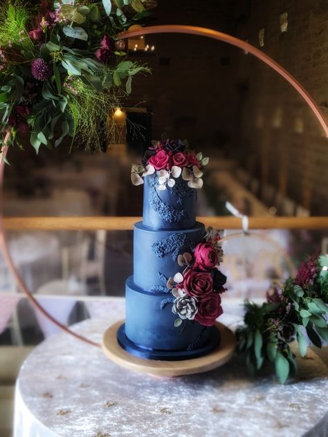 Navy Blue And Maroon Wedding Cake, Navy Burgundy Wedding Cake, Maroon And Navy Wedding Cake, Blue Reception Decorations, Navy Blue And Wine Wedding, Navy Blue And Burgundy Wedding Cake, Blue And Red Wedding Cake, Navy And Burgundy Wedding Cake, Blue And Wine Wedding