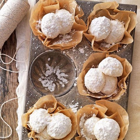 Snowballs Recipe, Peanut Butter Kiss Cookies, Gf Cookies, Flourless Cookies, Easy Peanut Butter Cookies, Russian Tea, Sans Gluten Sans Lactose, Cookie Spread, Christmas Cookies Easy