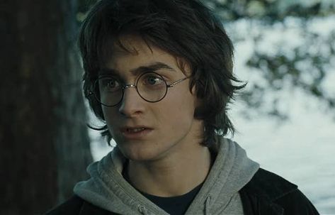 This Is What It’s Like To Watch “Harry Potter And The Goblet Of Fire” For The First Time Harry Potter Hairstyles, Harry Potter Goblet, Emma Watson Harry Potter, Harry Potter Icons, The Goblet Of Fire, Harry Potter Gif, Potter Facts, Harry James, Goblet Of Fire