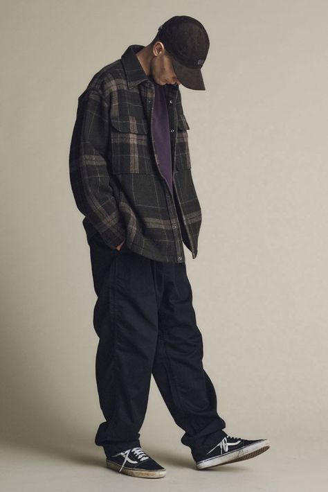 Men Winter Clothing Styles, Hypebeast Outfit Men, Streetwear Men Outfits Street Fashion, Mens Clothing Styles Streetwear, Japanese Workwear, Gangster Style, Cholo Style, The North Face Purple, Street Style Outfits Men