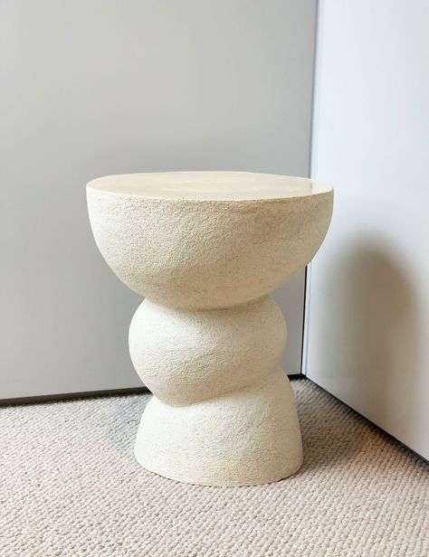 Modern Clay Sculpture, Decor Side Table, Minimalist Side Table, Side Table Styling, Diy Side Table, Organic Furniture, Side Table Decor, Table Lamps Living Room, Large Table Lamps