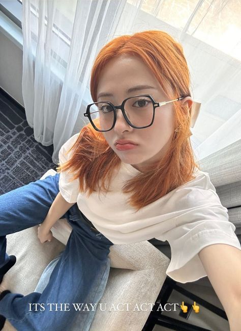 Story Update Yunjin , Le Sserafim , Pfp Yunjin , Pfp Yunjin Aesthetic , 윤진 Yunjin Kim, Huh Yunjin, Hair Icon, Pre Debut, Orange Hair, Hair Inspo Color, Ginger Hair, Selfie Poses, K Idols