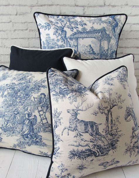 Toile Pillows, Blue And White Living Room, Toile Pattern, Napkins Wedding, French Toile, Blue Toile, Toile Fabric, Bedding Pillows, Classic Home