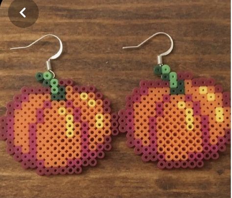 Jackolantern Perler Beads, Pearler Bead Patterns Easy Halloween, Perler Bead Ideas Halloween, Halloween Perler Bead Patterns Easy, Pumpkin Perler Bead Patterns, Fall Perler Beads, Pumpkin Perler Beads, Halloween Perler Beads, Bead Patterns Free