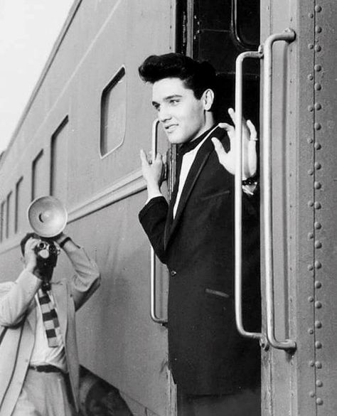 Elvis Presley Elvis Today, Young Elvis, Elvis Presley Pictures, Elvis And Priscilla, Elvis Presley Photos, Rock N’roll, Austin Butler, Graceland, A Train