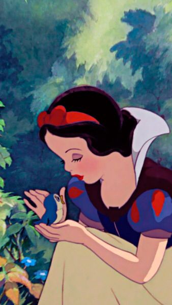 Snow White Wallpaper, Princess Hairstyle, Disney Princess Hairstyles, Aesthetic Snow, Sette Nani, Foto Disney, Snow White Disney, 디즈니 캐릭터, Disney Princess Wallpaper