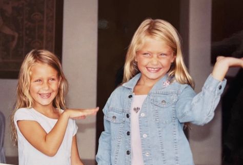 Bella Hadid As A Kid, Gigi And Bella, Gigi Hadid Looks, Bella Gigi Hadid, Famous Kids, Hadid Sisters, Hadid Style, Support People, Kardashian Jenner