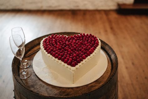 Wedding Cheese Cakes, Engaged Cake, Ivory Tribe, Cheesecake Wedding Cake, Wedding Cheesecake, Heart Wedding Cakes, Pinterest Cake, Dream Wedding Cake, Wedding Design Decoration