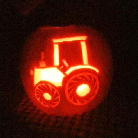 tractor pumpkin Tractor Pumpkin Carving, Country Pumpkin Carving, Tractor Pumpkin, Pumpkin Patch Party, Pumpkin Carving Tools, Pumpkin Cravings, Pumkin Carving, Amazing Pumpkin Carving, Easy Pumpkin Carving