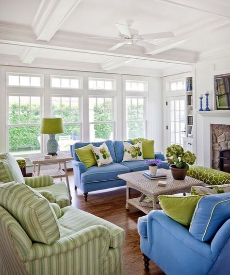 Blue And Green Living Room, Beach Style Living Room, Condo Decor, Coastal Living Rooms, Coastal Living Room, Living Room Green, Blue Living Room, Blue Rooms, Traditional Living Room