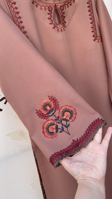 Pure pashmina shawl kurta! | Instagram Pashmina Embroidery Suits, Pashmina Suits Embroidery, Pashmina Suits Design, Deginer Dress, Pashmina Kurta, Pashmina Suits, Black Pashmina, Embroidery Boutique, Stitching Ideas