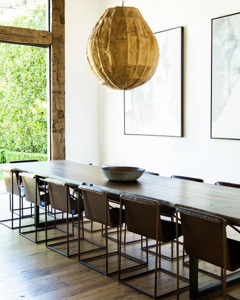 home of Jenni Kayne, via Lonny Big Dining Table, Long Dining Table, Hotel Interior Design, Decorating Blogs, Dining Room Design, Dining Table Chairs, Room Table, Modern Dining, Dining Room Decor