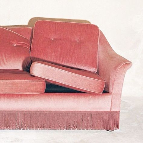 Pink Velvet Couch, Pink Couch, Velvet Couch, Pink Interior, Art Deco Furniture, Tickled Pink, Pink Velvet, Colour Schemes, Color Inspiration